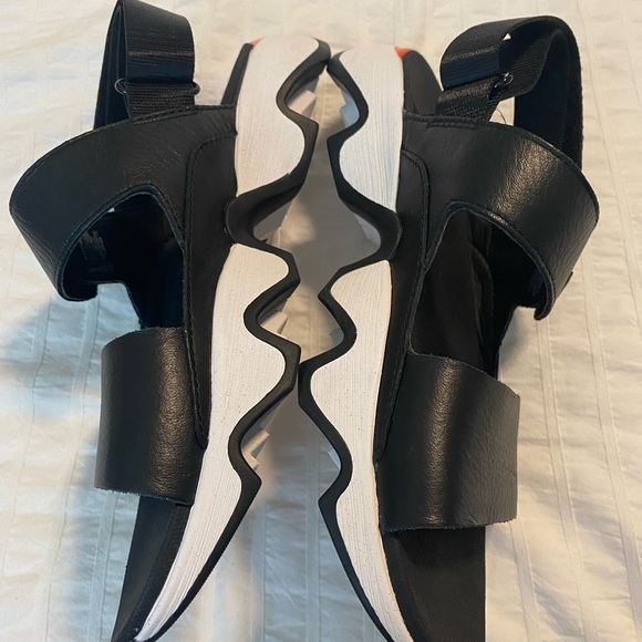 SOREL Women's Kinetic Impact II Sling Sandals New size 8 Black - Picture 4 of 10